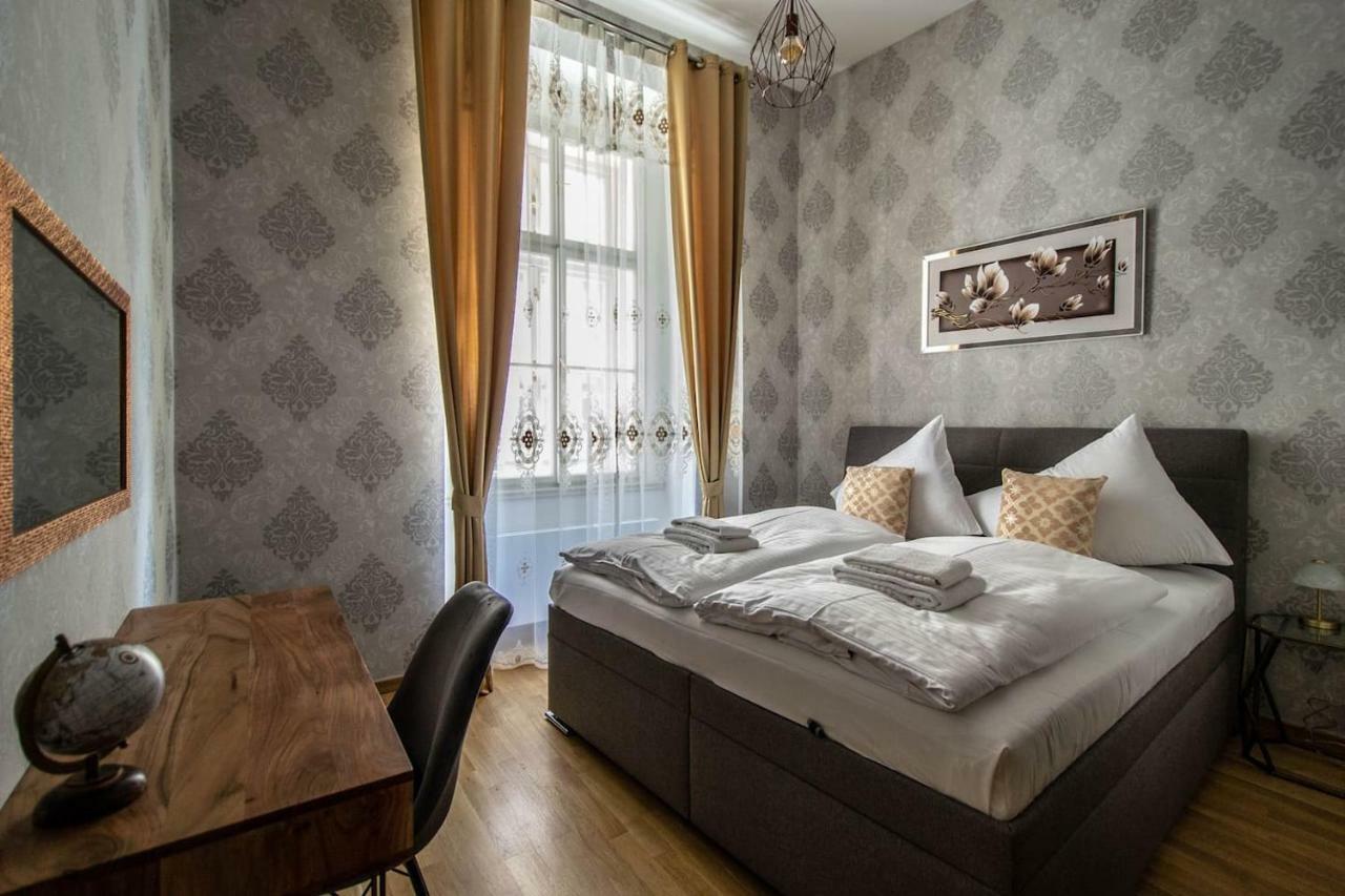 Design 3Bdr Apartment In Residence, Free Parking Прага Экстерьер фото