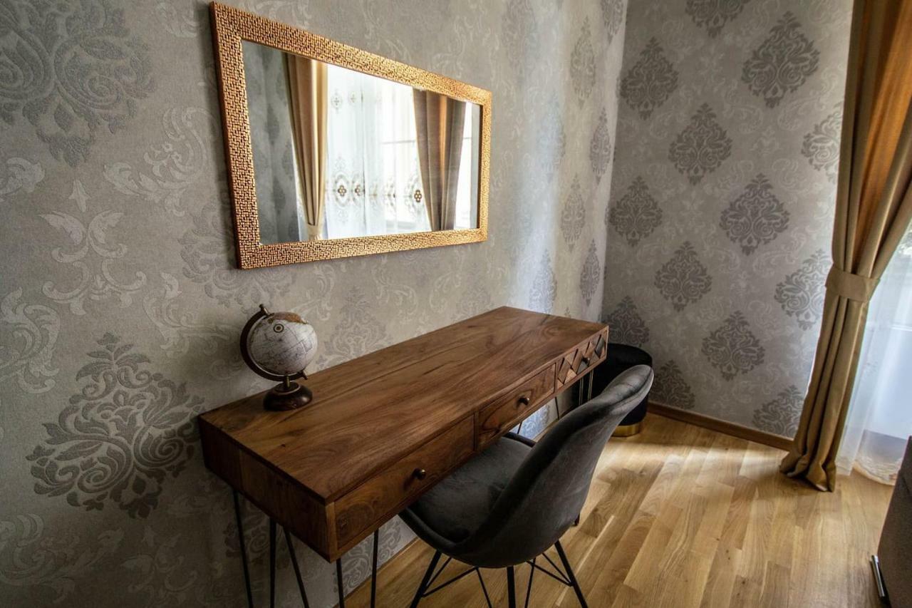 Design 3Bdr Apartment In Residence, Free Parking Прага Экстерьер фото